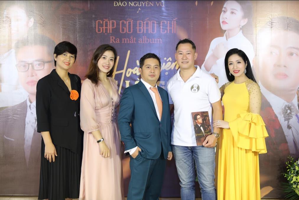 Tận tâm nâng đỡ các nghệ sĩ trẻ